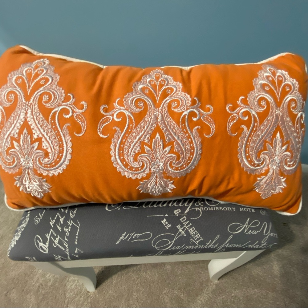 Rectangular throw pillow - Orange and White